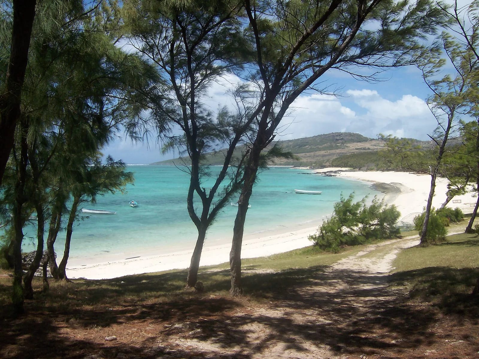 Baie d'Anse Ali, plage de sable blanc et lagon turquoise sur l'île Rodrigues