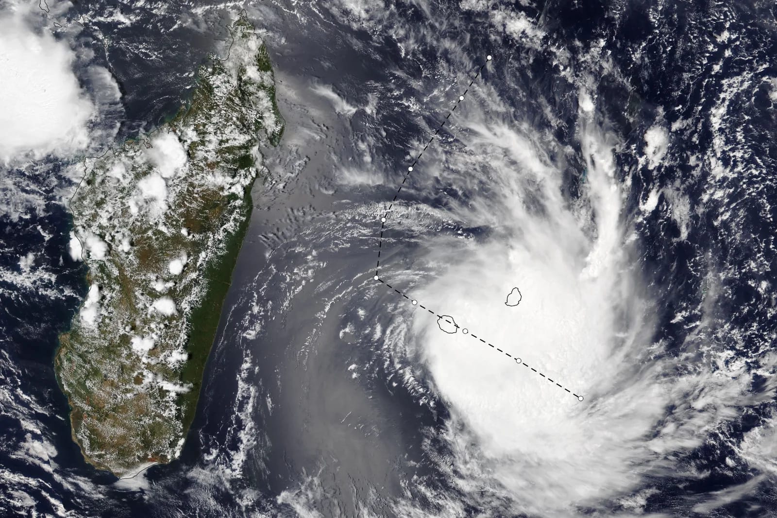 Image satellite du cyclone tropical Belal près de La Réunion et de Maurice, janvier 2024