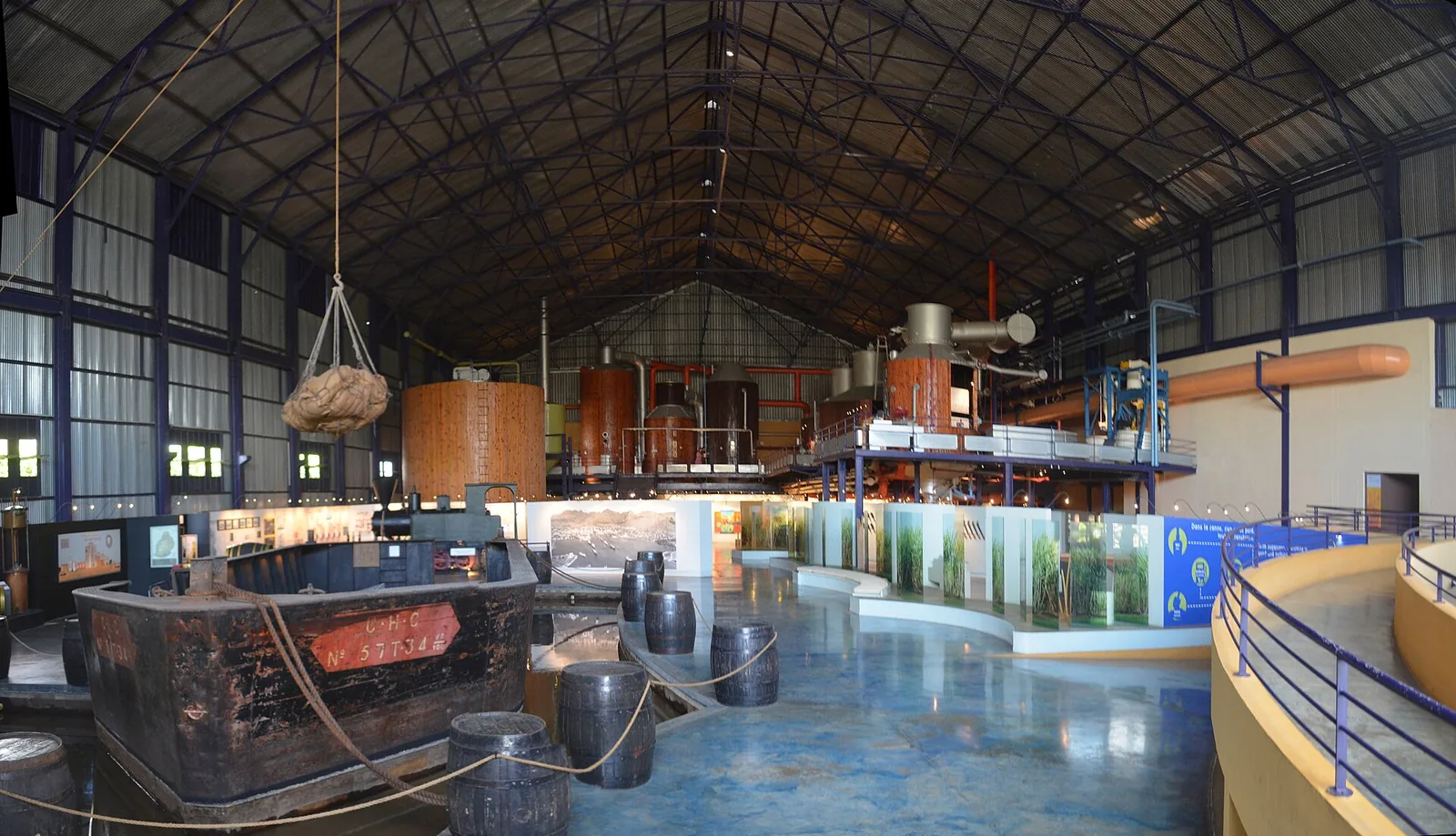 Intérieur de l'ancienne sucrerie de Beau Plan, aujourd'hui musée L'Aventure du Sucre