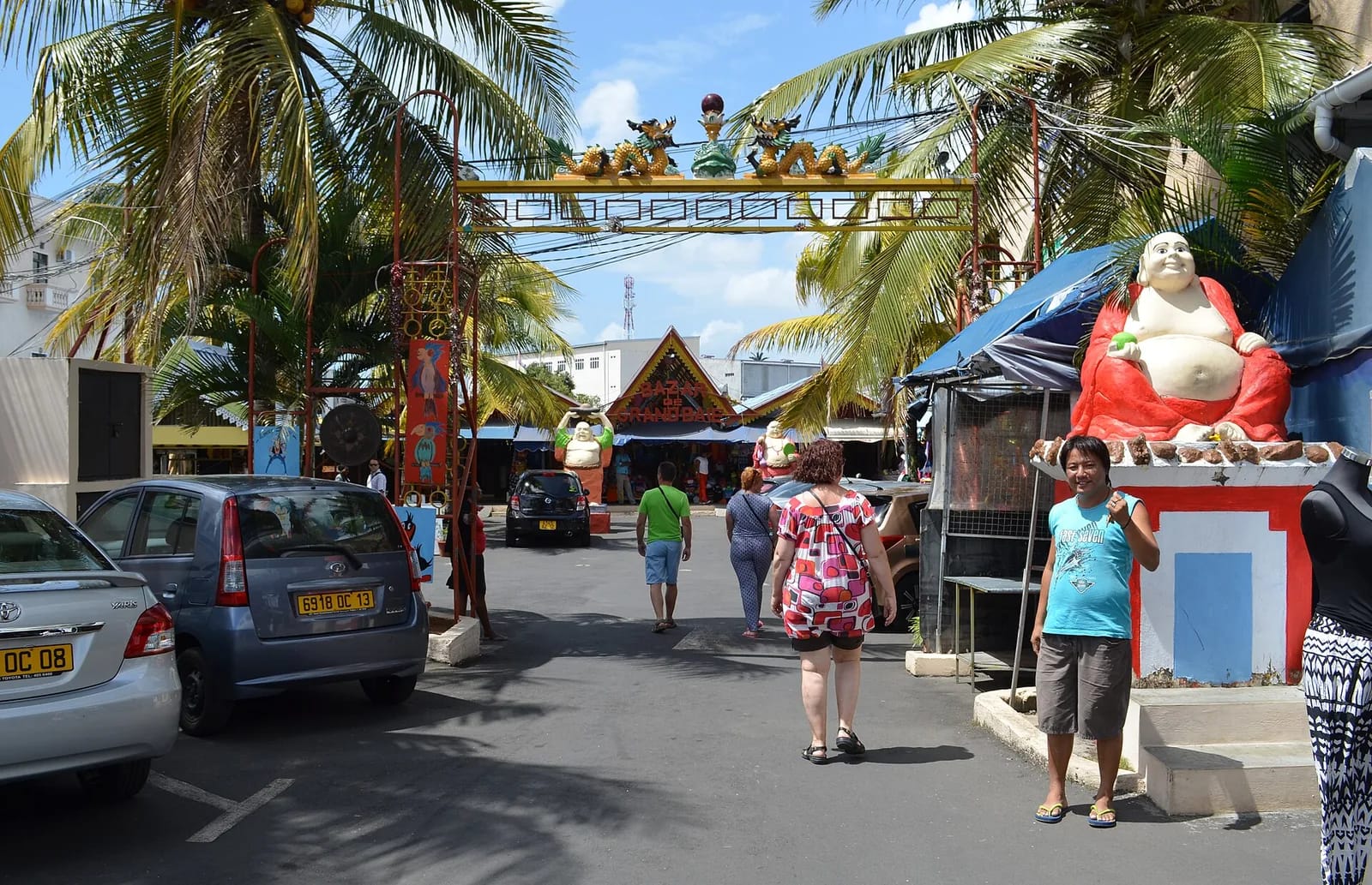 Entrée du bazar de Grand Baie, ses boutiques et ses restaurants